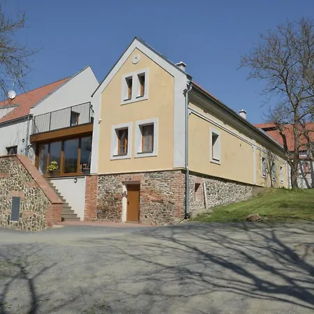 Statek Krkavci Hora Vakantieboerderij Nizbor